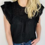 Blouse brodée noire